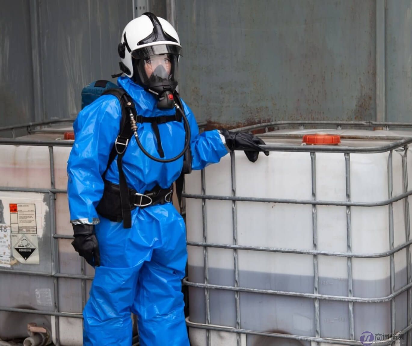 防護(hù)服EN 1073-1和EN 1073-2的主要區(qū)別